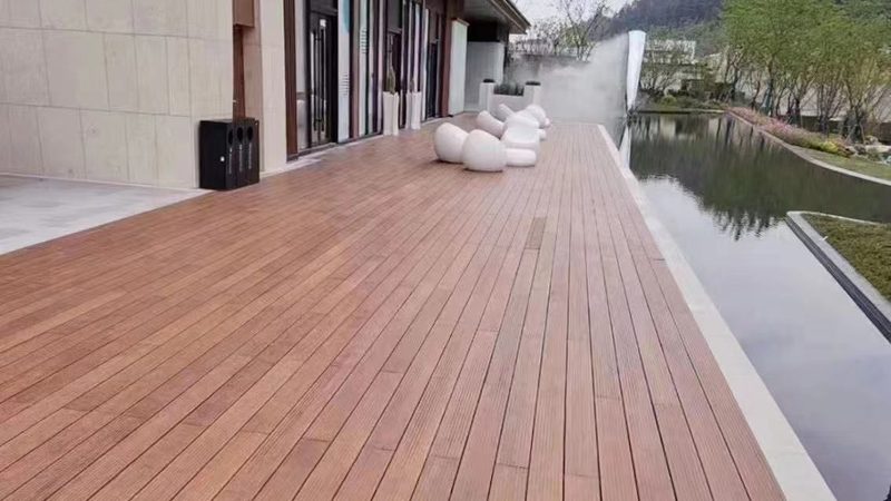 三层实木地板：性价比之选，揭秘其独特魅力**